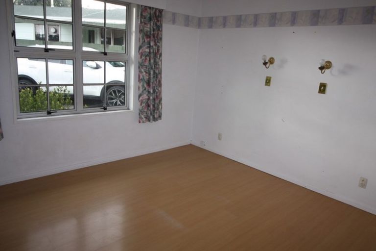 Photo of property in 27 Dunk Place, Milson, Palmerston North, 4414