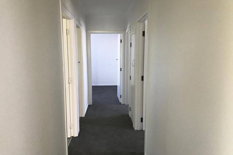 Photo of property in 2 Clendon Place, Manurewa, Auckland, 2102