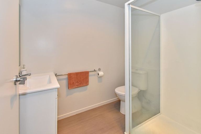 Photo of property in 37 Ipukarea Street, Weymouth, Auckland, 2103