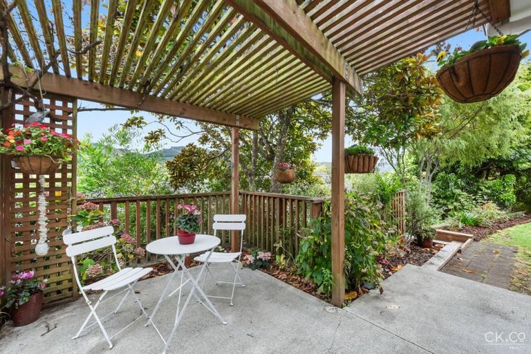 Photo of property in 32a Dowling Grove, Silverstream, Upper Hutt, 5019