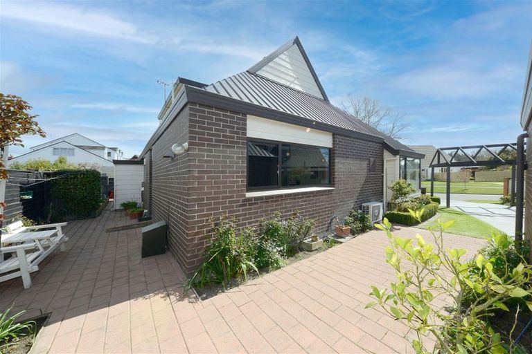 Photo of property in 8 Swithland Place, Avonhead, Christchurch, 8042
