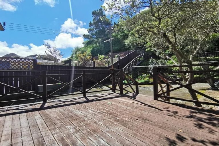 Photo of property in 16 Arahanga Grove, Maupuia, Wellington, 6022