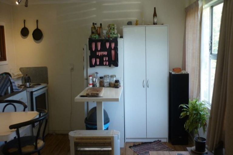 Photo of property in 42 Sea View Road, Baylys Beach, Dargaville, 0377