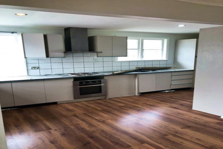 Photo of property in 67 Kelman Road, Kelston, Auckland, 0602