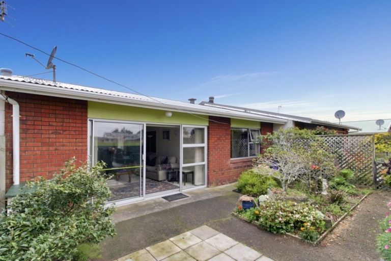 Photo of property in 2/40 Barriball Street, Fitzroy, New Plymouth, 4312