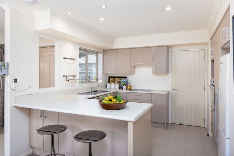 Photo of property in 6a Sunningvale Lane, Ilam, Christchurch, 8053