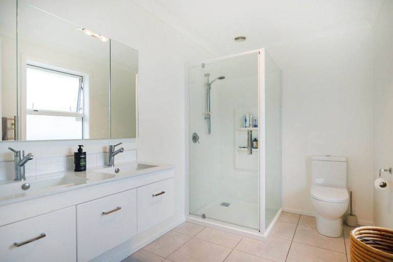 Photo of property in 25 Dogwood Way, Milson, Palmerston North, 4414