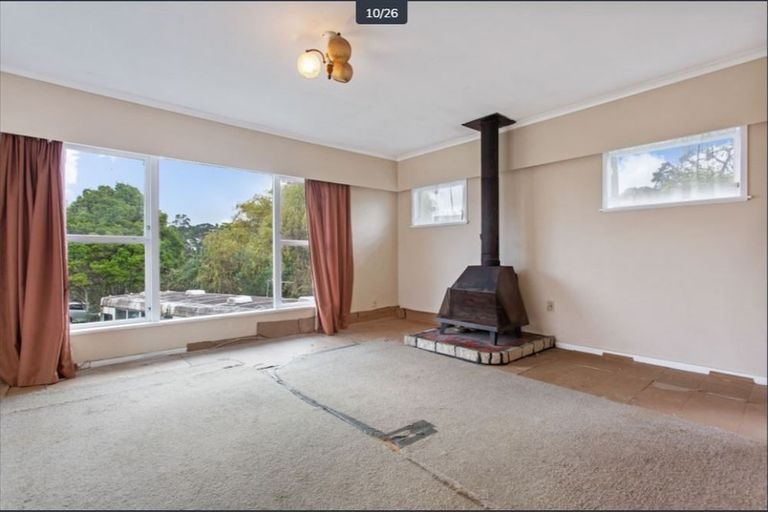Photo of property in 13 Emirau Place, Glenfield, Auckland, 0629