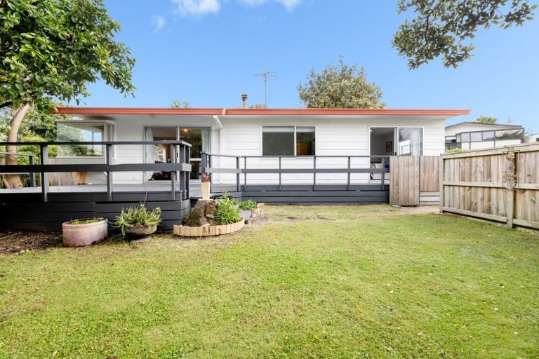 Photo of property in 1335b Papamoa Beach Road, Papamoa Beach, Papamoa, 3118