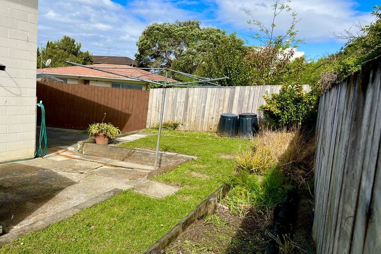 Photo of property in 2/46 Chartwell Avenue, Glenfield, Auckland, 0629