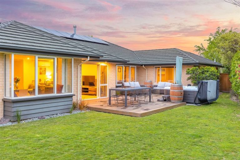 Photo of property in 10 Donovan Place, Aidanfield, Christchurch, 8025