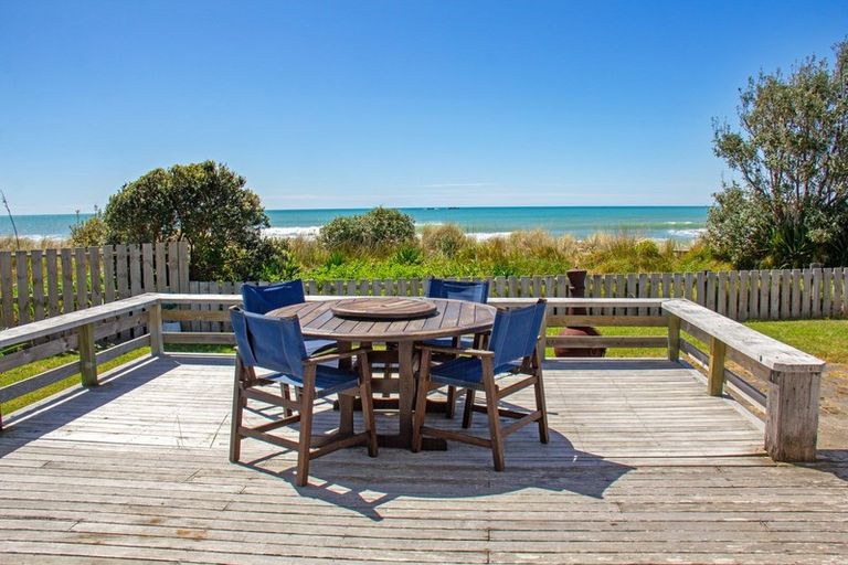 Photo of property in 165 Blue Pacific Parade, Riversdale Beach, Masterton, 5872