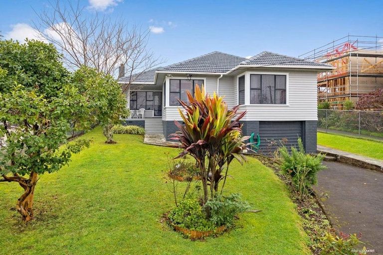 Photo of property in 61 Taikata Road, Te Atatu Peninsula, Auckland, 0610