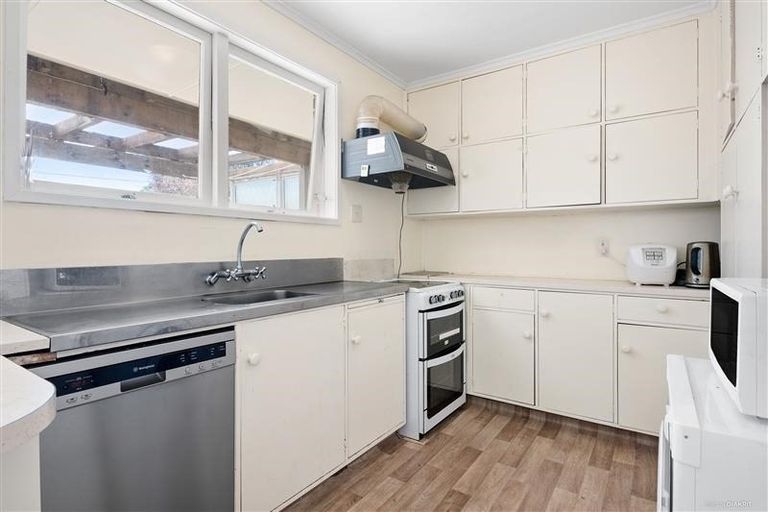 Photo of property in 39 Blakeborough Drive, Forrest Hill, Auckland, 0620