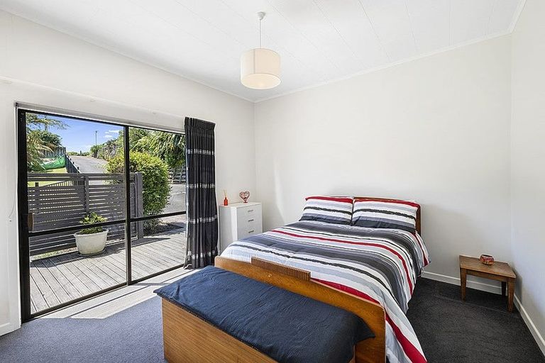 Photo of property in 72 Cutfield Road, New Plymouth, 4310