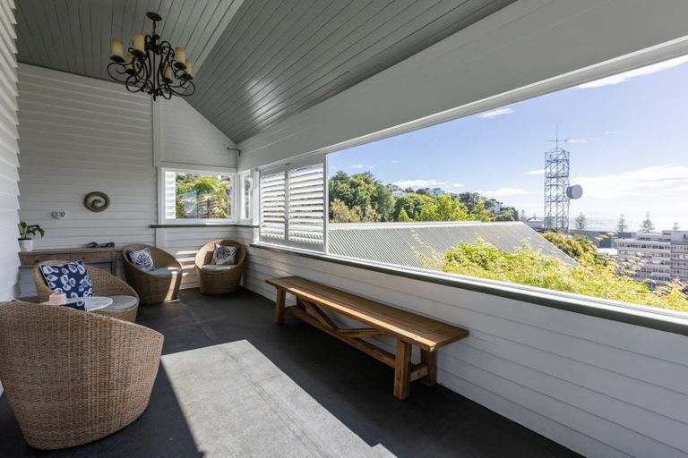 Photo of property in 6 Madeira Road, Bluff Hill, Napier, 4110