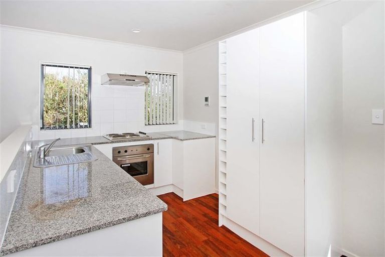 Photo of property in 19 Sabot Place, Massey, Auckland, 0614