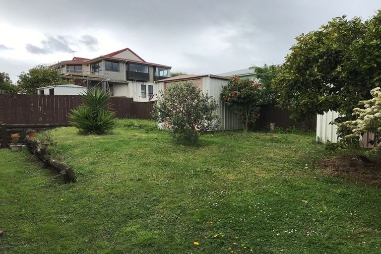 Photo of property in 2/35 Derrimore Heights, Clover Park, Auckland, 2019