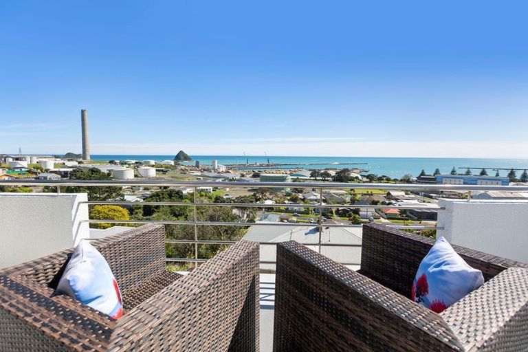 Photo of property in 12c Parris Street, Moturoa, New Plymouth, 4310