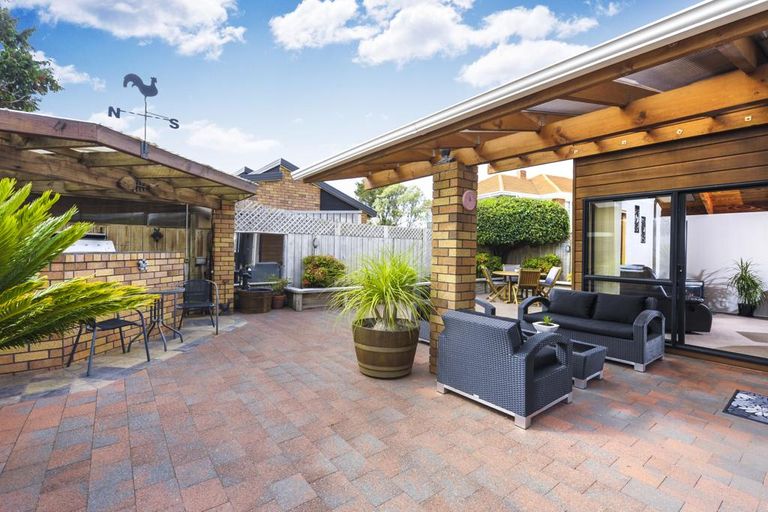 Photo of property in 4 Shaw Road, Oratia, Auckland, 0604