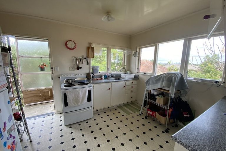Photo of property in 3/44 East Coast Road, Milford, Auckland, 0620
