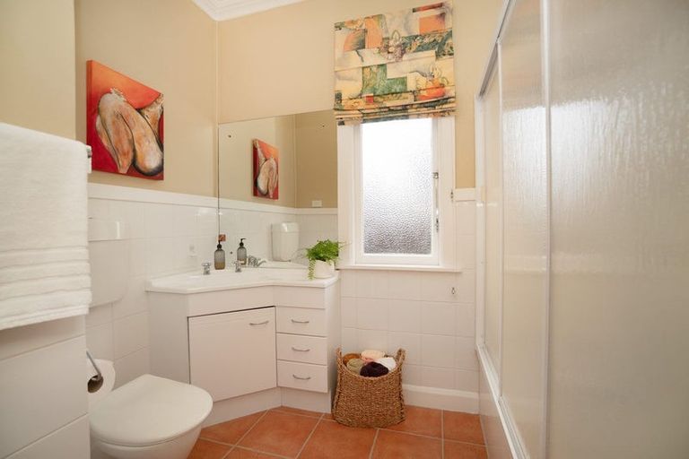 Photo of property in 37 Manapouri Crescent, Hokowhitu, Palmerston North, 4410