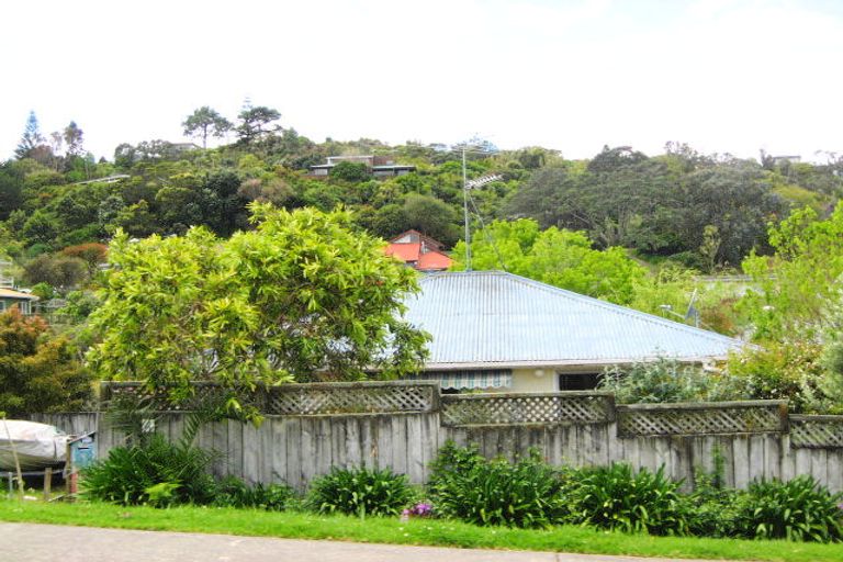 Photo of property in 4 Capitol Road, Matakatia, Whangaparaoa, 0930