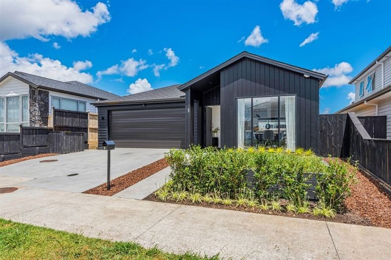 Photo of property in 5 Waipana Street, Hobsonville, Auckland, 0618