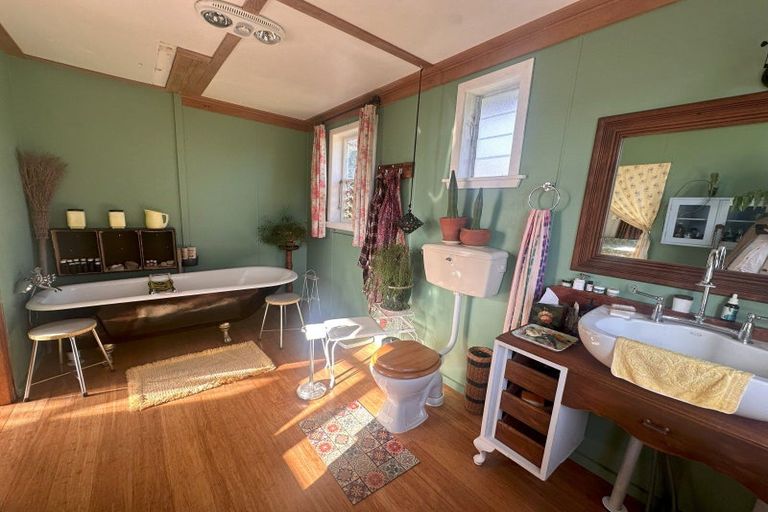 Photo of property in 30 Huia Street, Ohura, 3926