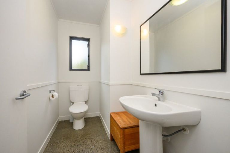 Photo of property in 151 Summerhill Drive, Fitzherbert, Palmerston North, 4410