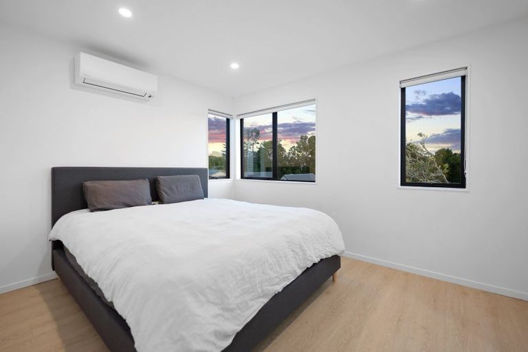 Photo of property in 1/135 Lancaster Road, Beach Haven, Auckland, 0626