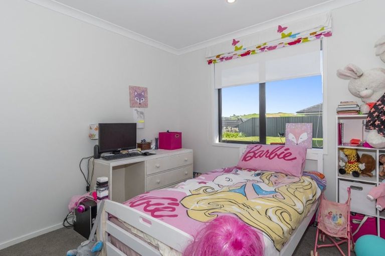 Photo of property in 15 Greystone Place, Omokoroa, 3114