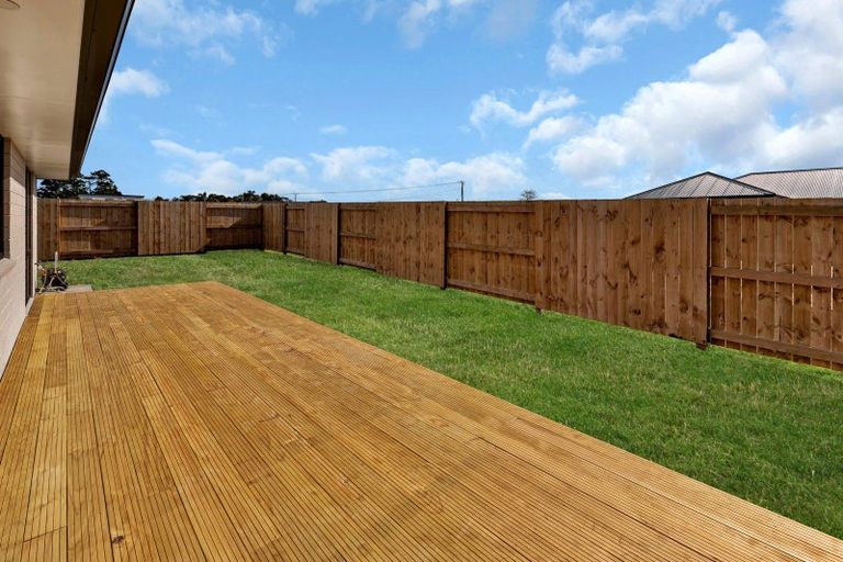 Photo of property in 55 Te Taniwha Road, One Tree Point, 0118