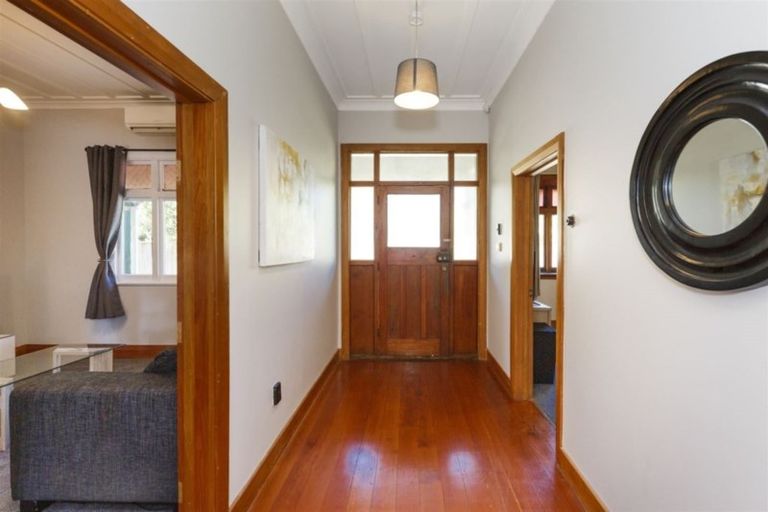 Photo of property in 17 Limbrick Street, Terrace End, Palmerston North, 4410