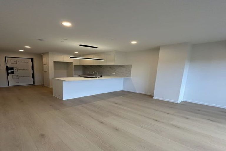 Photo of property in 9/11 Stottholm Road, Titirangi, Auckland, 0604