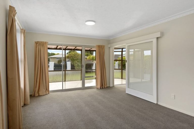 Photo of property in 40 Niven Street, Avondale, Christchurch, 8061