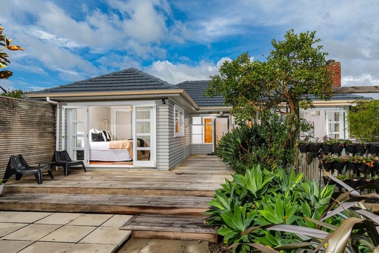 Photo of property in 25 Alamein Avenue, Belmont, Auckland, 0622