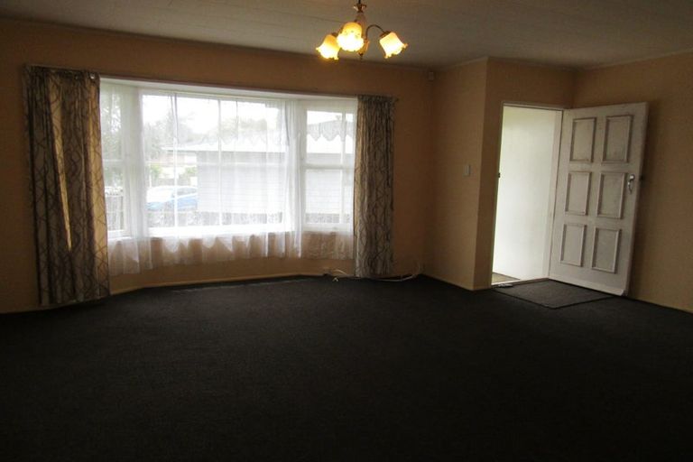 Photo of property in 14 Lindis Place, Mangere Bridge, Auckland, 2022
