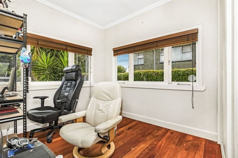 Photo of property in 51 Great South Road, Papakura, 2110
