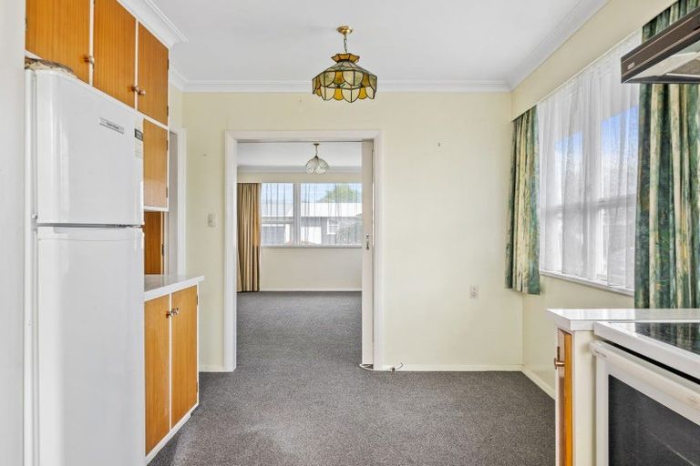 Photo of property in 43 Karaka Crescent, Levin, 5510