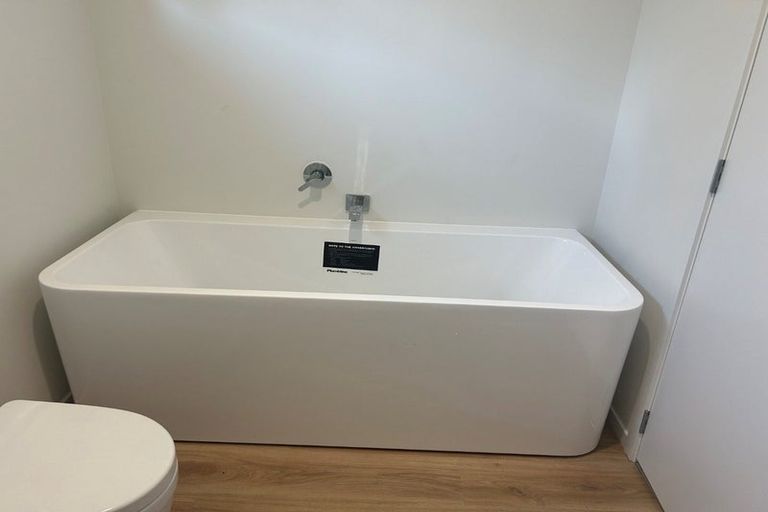 Photo of property in 6d Grays Road, Plimmerton, Porirua, 5026