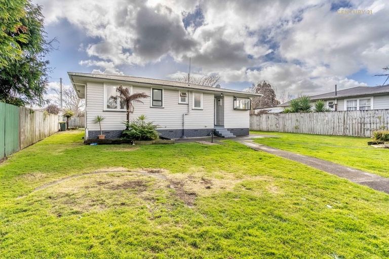 Photo of property in 4 Braeburn Place, Takanini, 2112