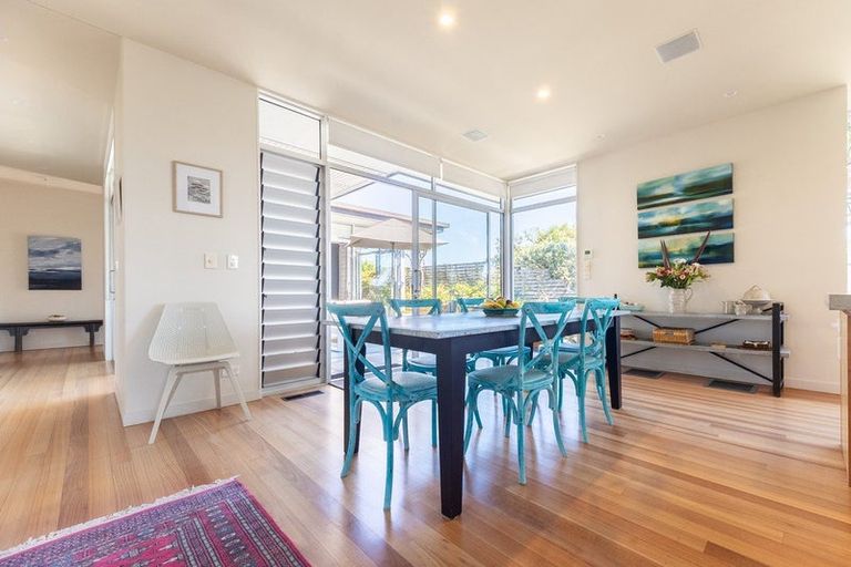 Photo of property in 4 Frances Street, Waikanae Beach, Waikanae, 5036