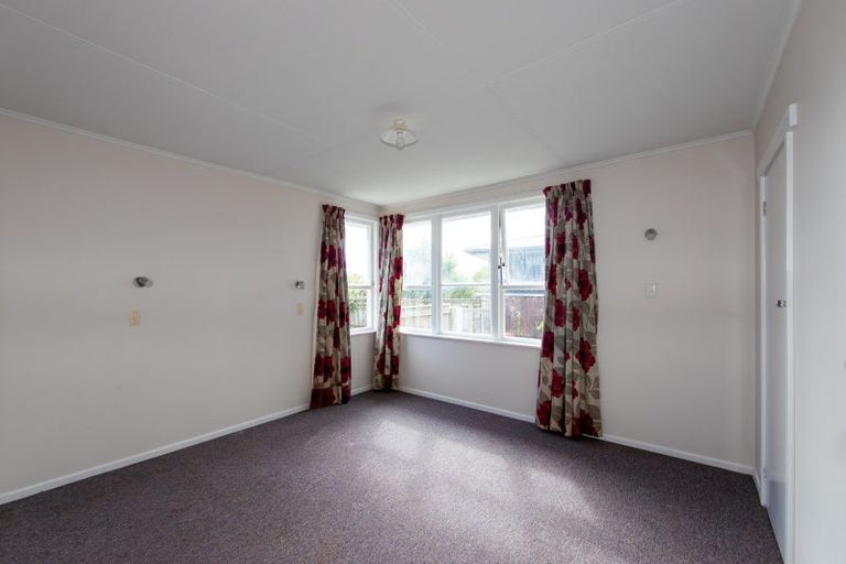 Photo of property in 16 Lipscombe Crescent, Havelock North, 4130