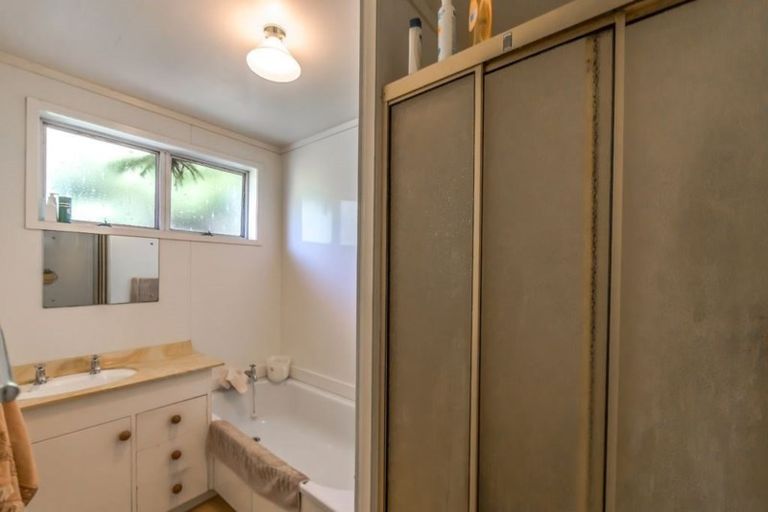 Photo of property in 27 Rimu Road, Stanmore Bay, Whangaparaoa, 0932