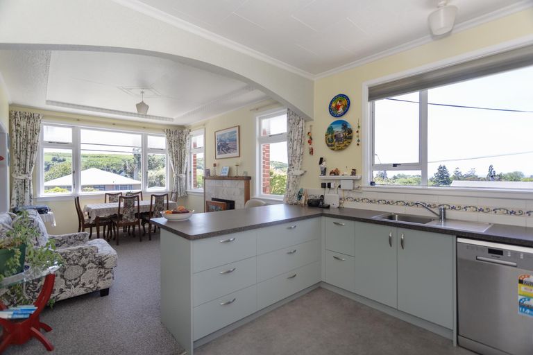 Photo of property in 1 Queens Crescent, Oamaru, 9400