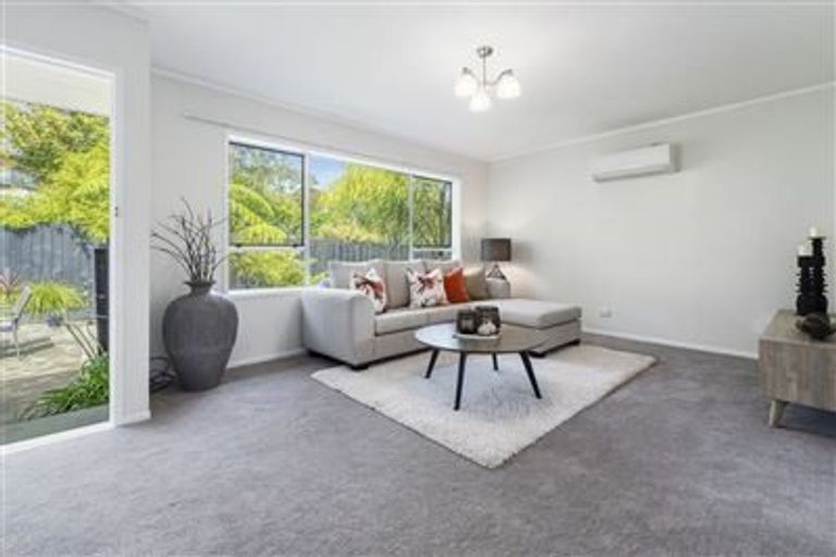 Photo of property in 2/20 Flavia Close, Torbay, Auckland, 0630