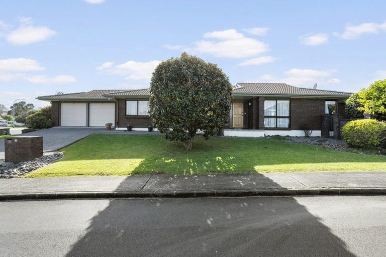 Photo of property in 63 Glenmore Road, Sunnyhills, Auckland, 2010