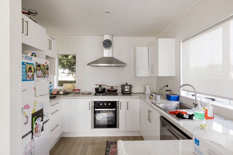 Photo of property in 19 Dalesford Street, Silverdale, Hamilton, 3216