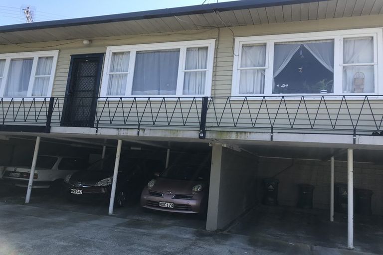 Photo of property in 2 Eden View Road, Sandringham, Auckland, 1025